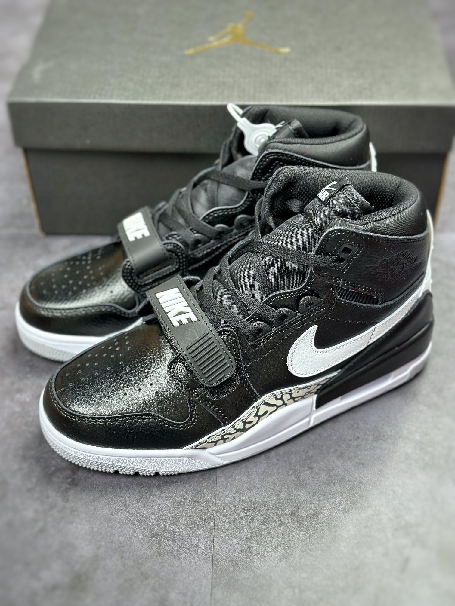 NIKE Air Jordan Legacy 312