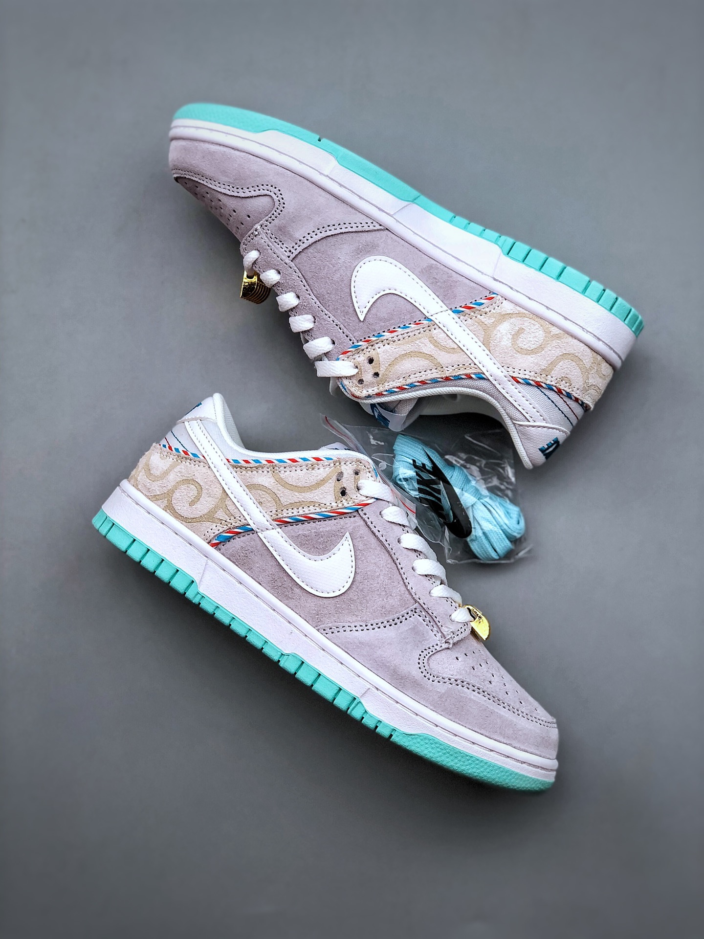 Nike SB Dunk low barber shop grey