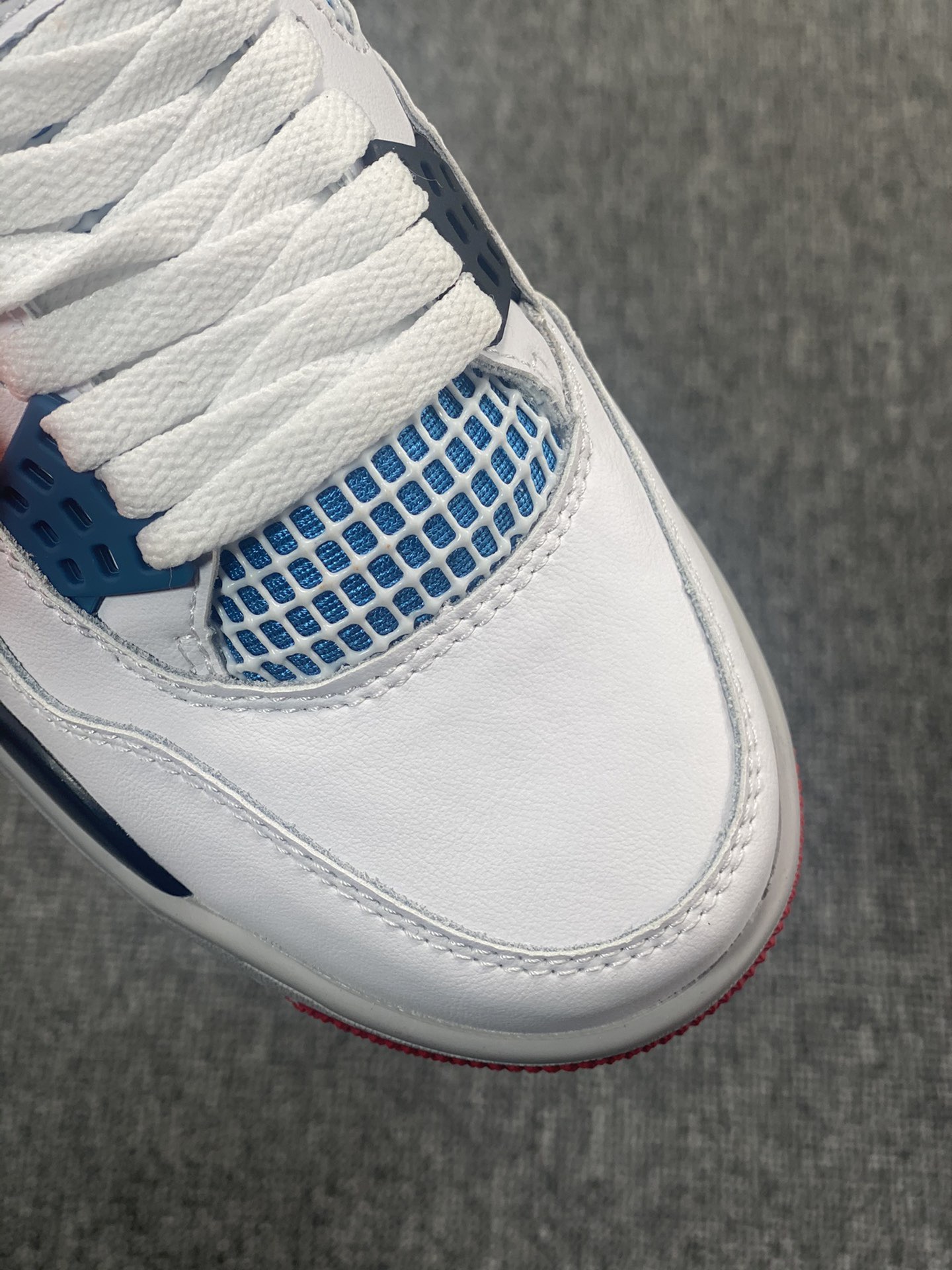 Nike Air Jordan 4 Retro