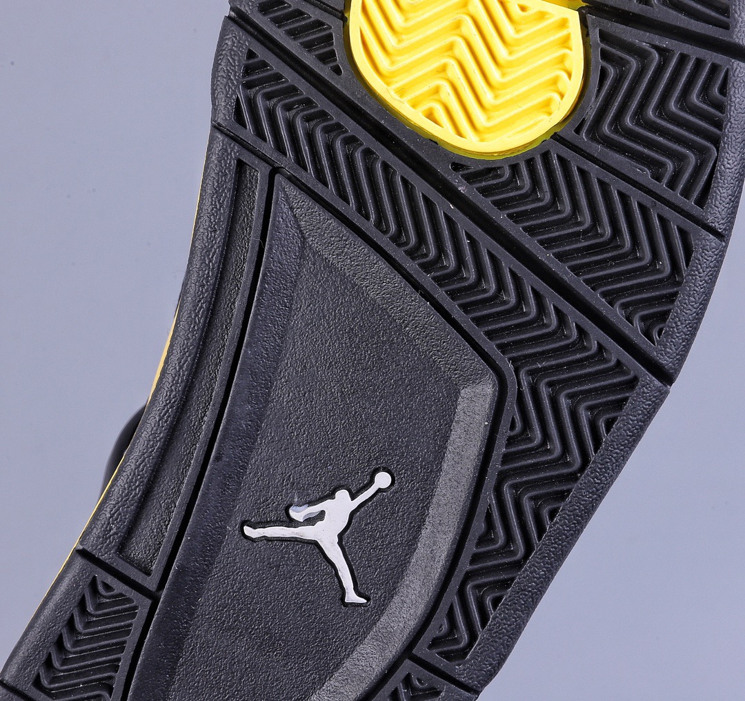 Nike Air Jordan 4 Retro