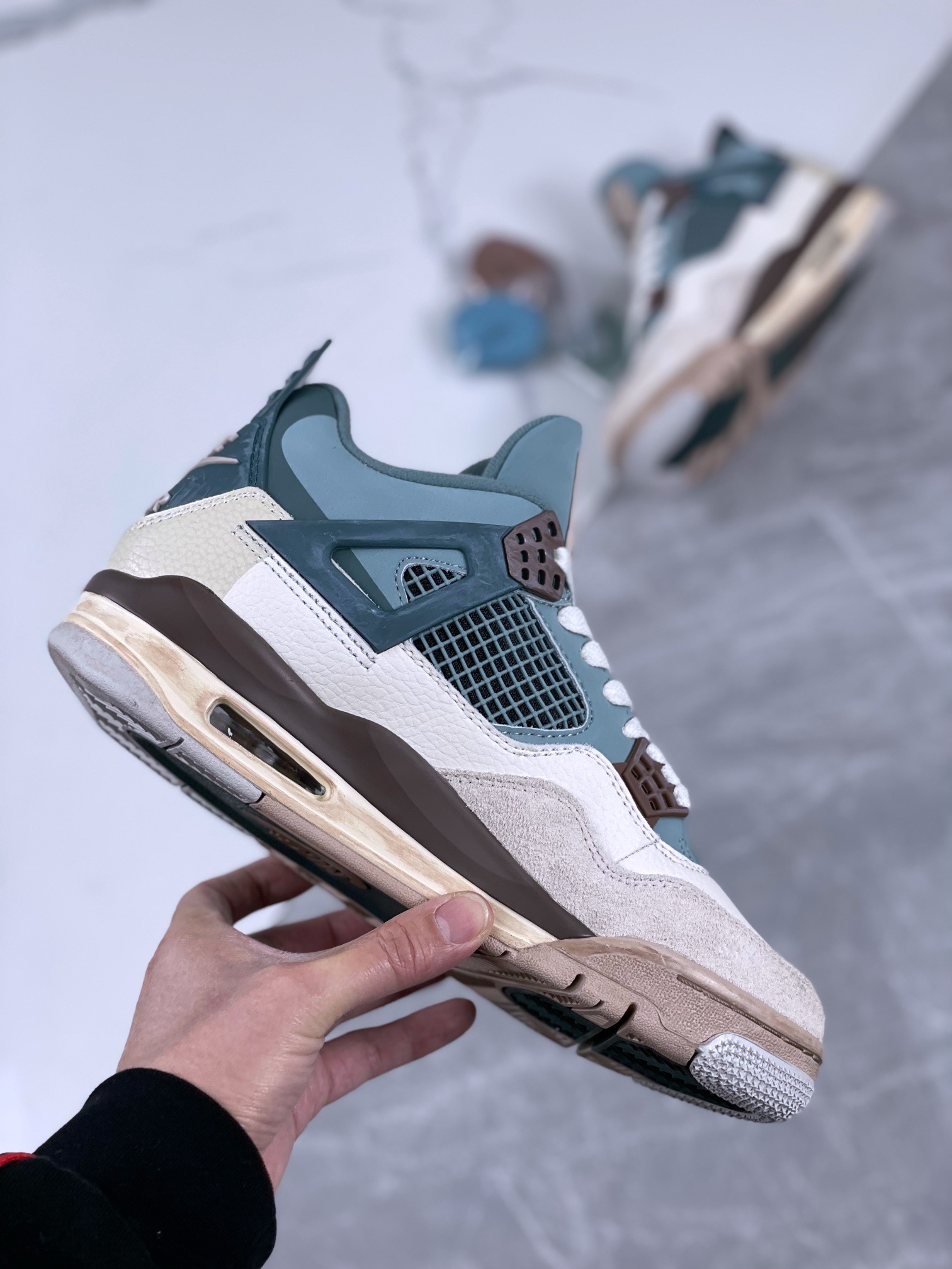 NIKE Air Jordan 4