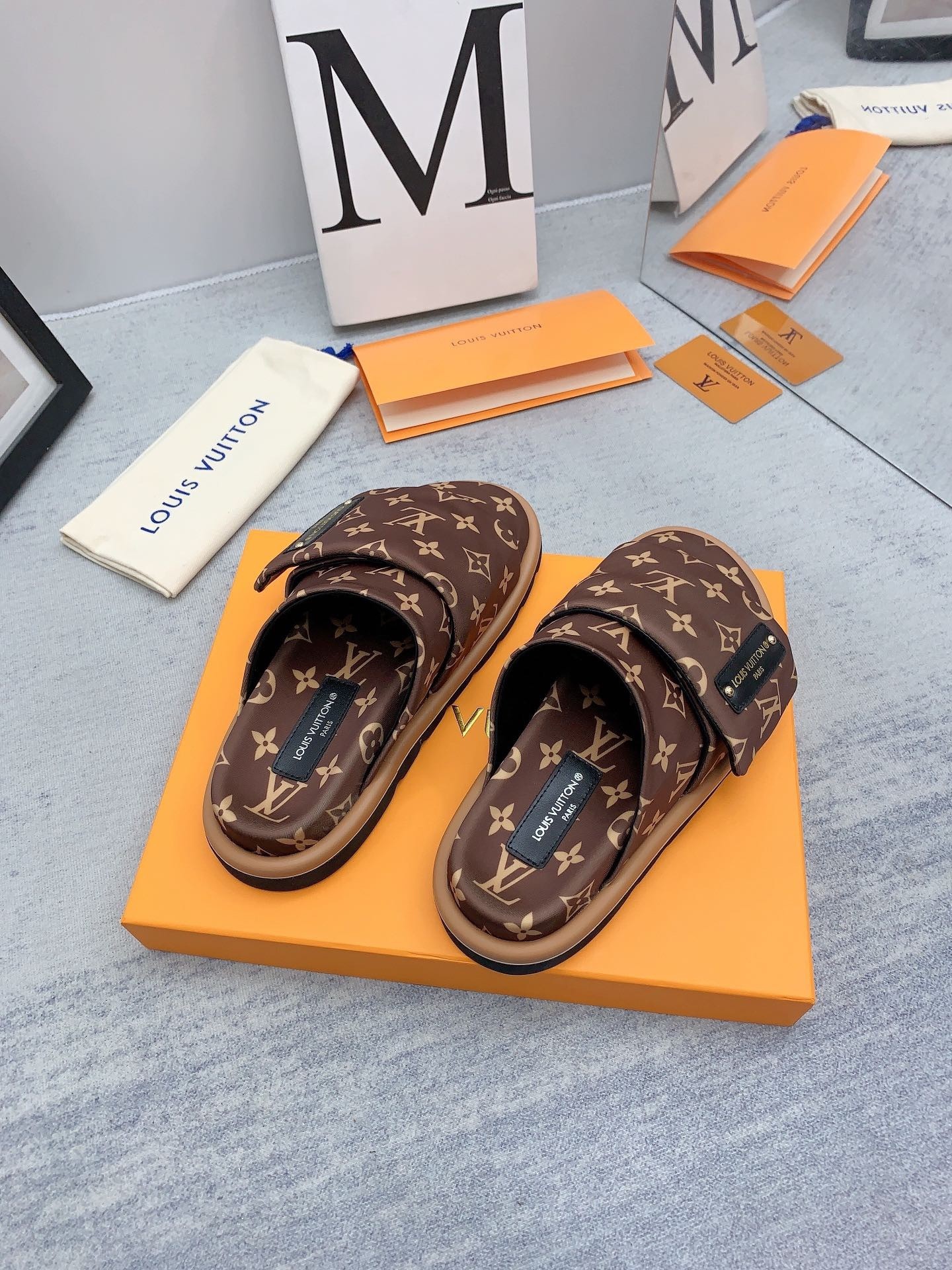 Men L*ouis V*uitton Top Slippers