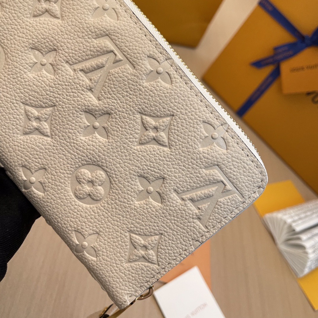 L*ouis V*uitton Top Bag