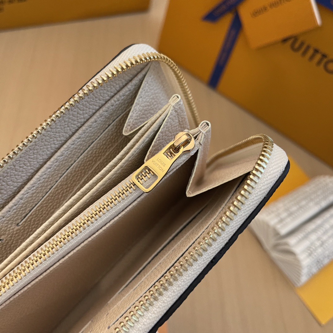 L*ouis V*uitton Top Bag