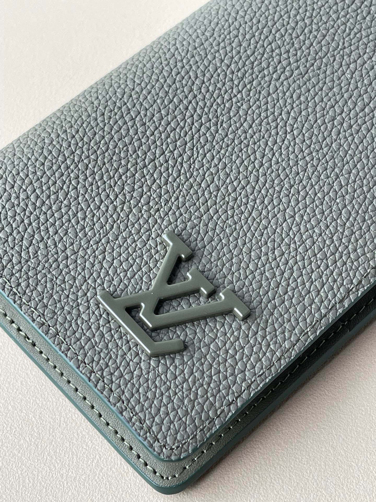 L*ouis V*uitton Top Bag