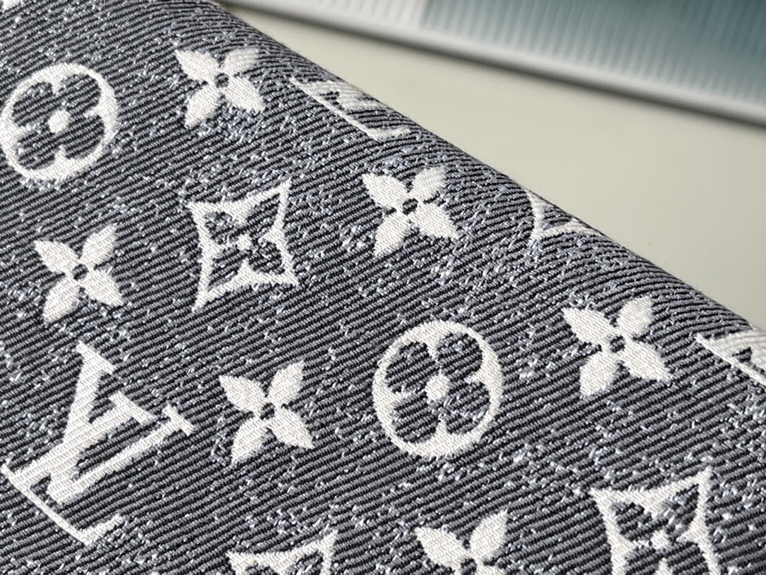 L*ouis V*uitton Top Bag