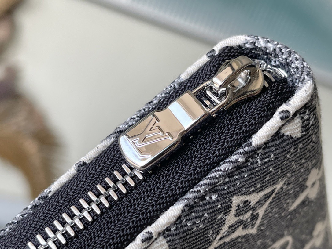 L*ouis V*uitton Top Bag