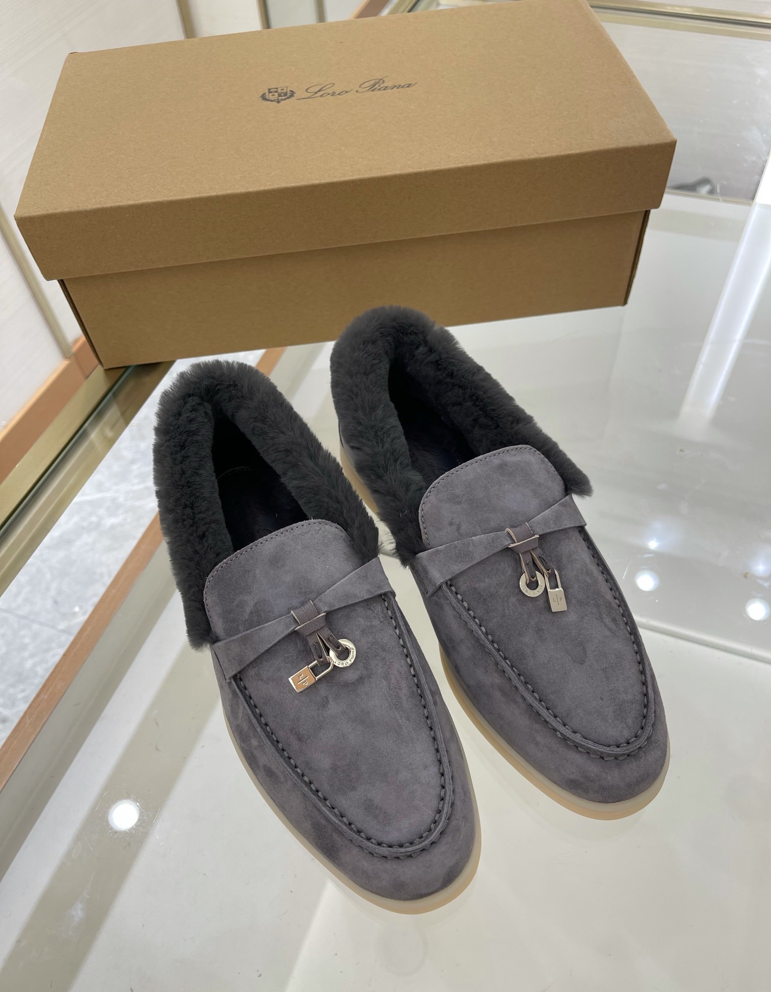 Women L*oro P*iana Top Loafer （）