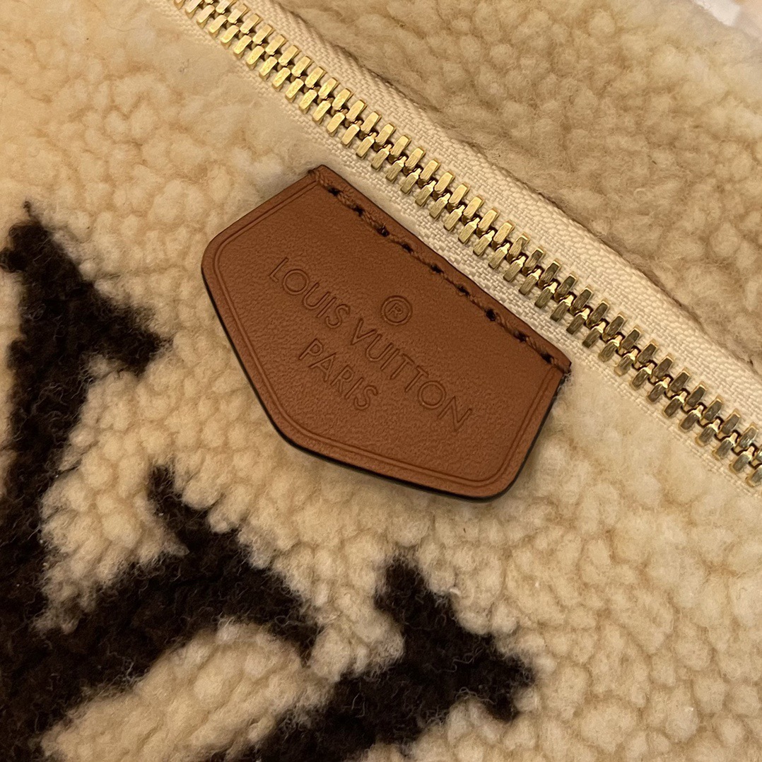 L*ouis V*uitton Top Bag