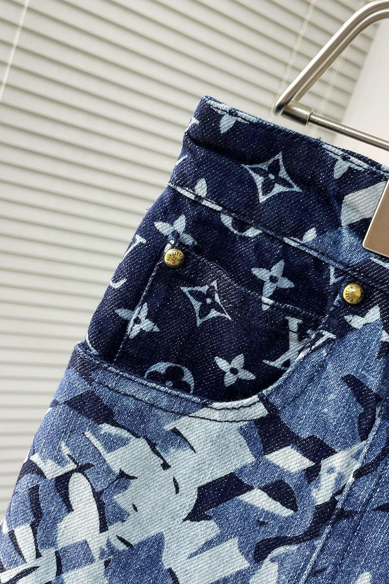 Men suits Top Quality