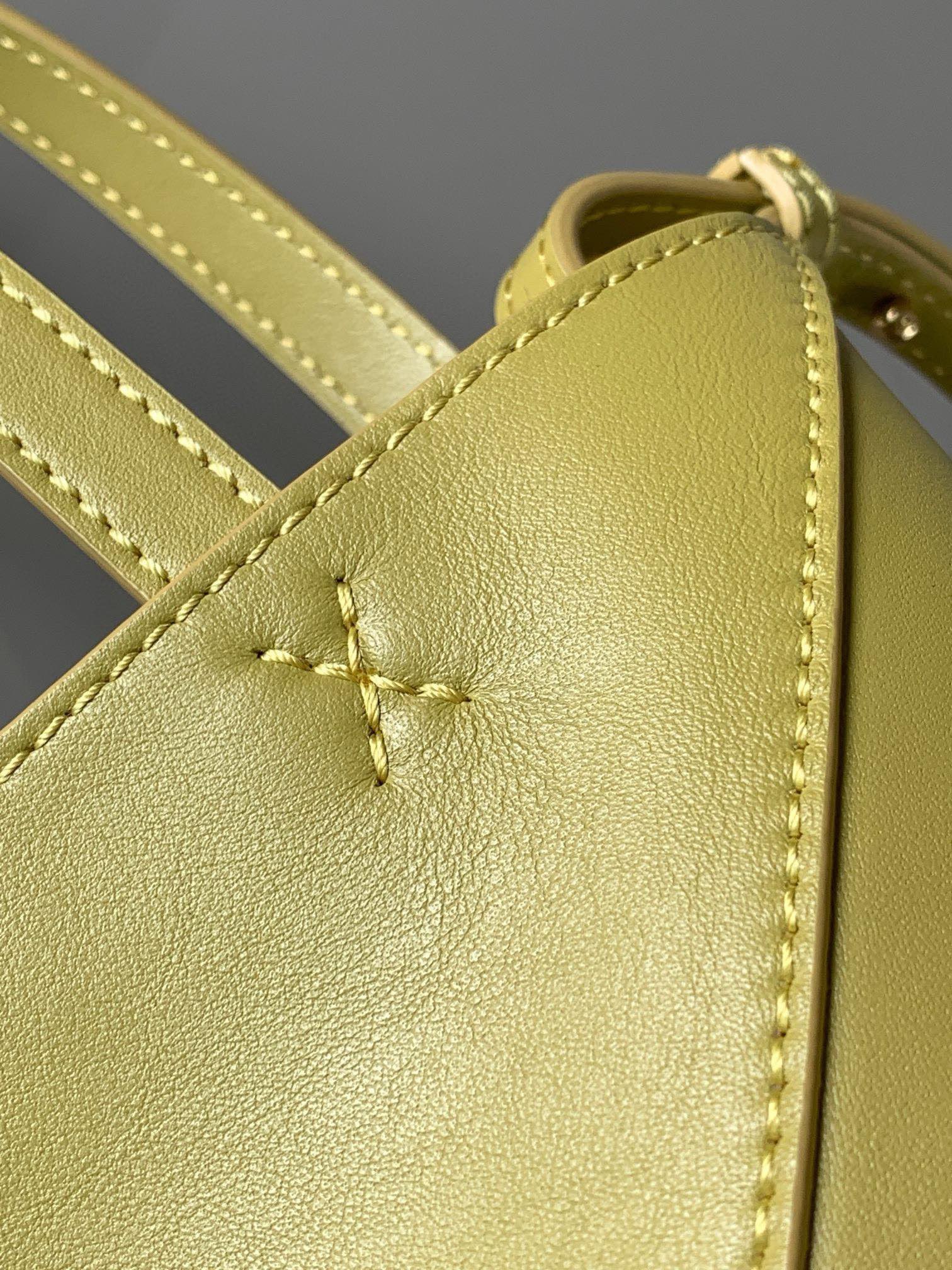 L*oewe Bag 9030 Top Quality