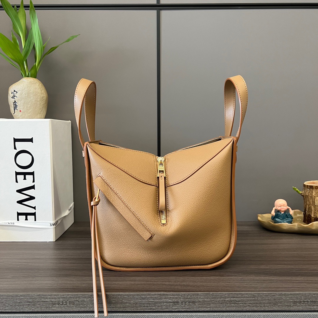 L*oewe Bag 652235 Top Quality