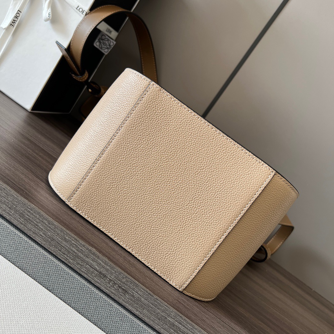 L*oewe Bag 652235 Top Quality