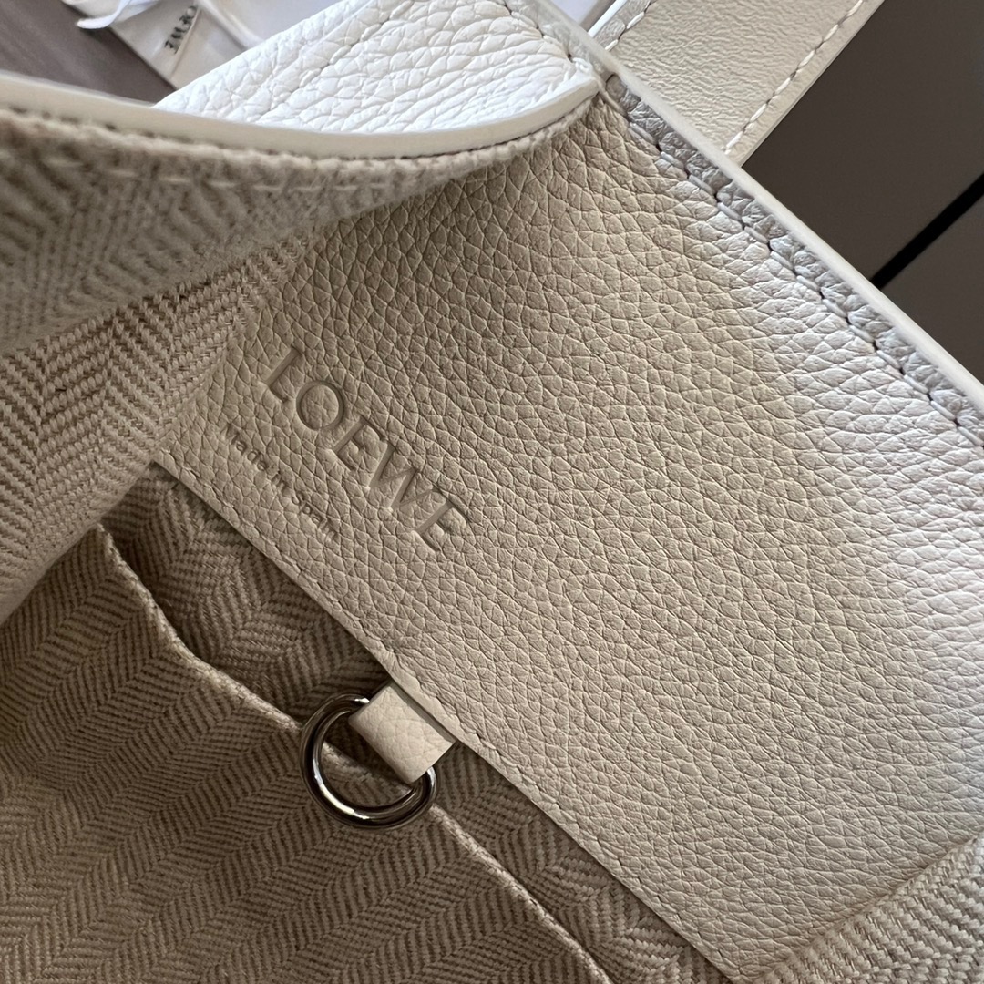 L*oewe Bag 652235 Top Quality