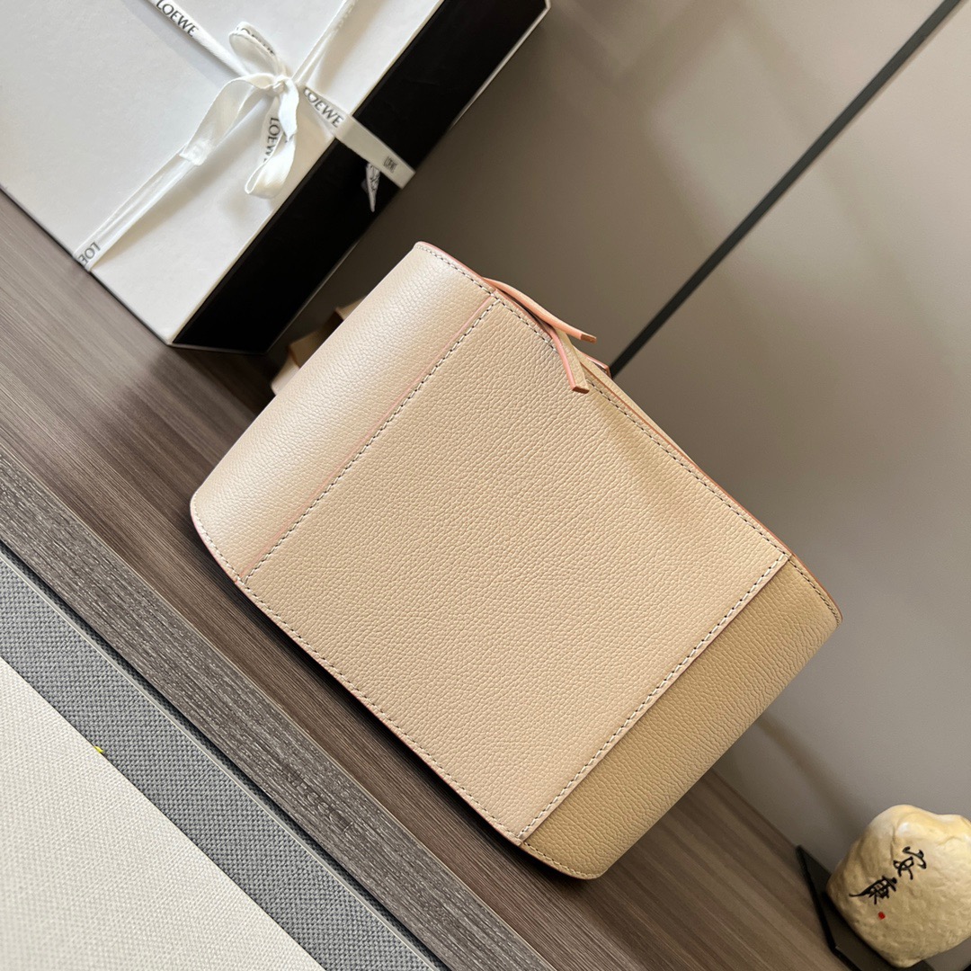 L*oewe Bag 652235 Top Quality