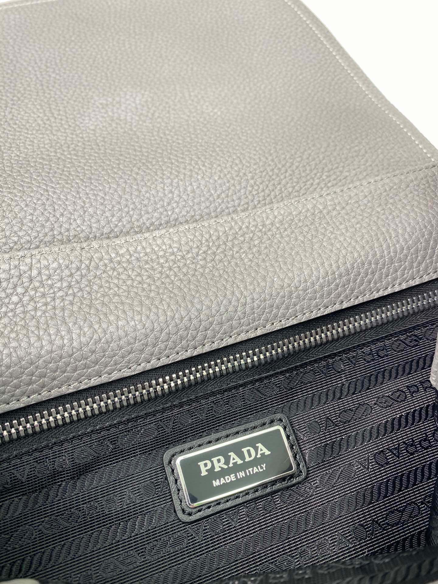 P*rada Bag Top Quality