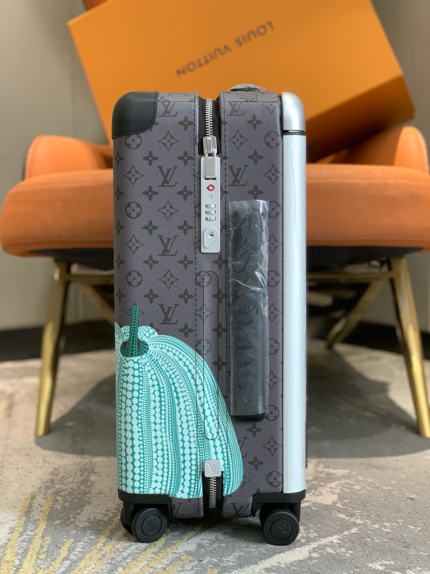 L*ouis V*uitton Luggage