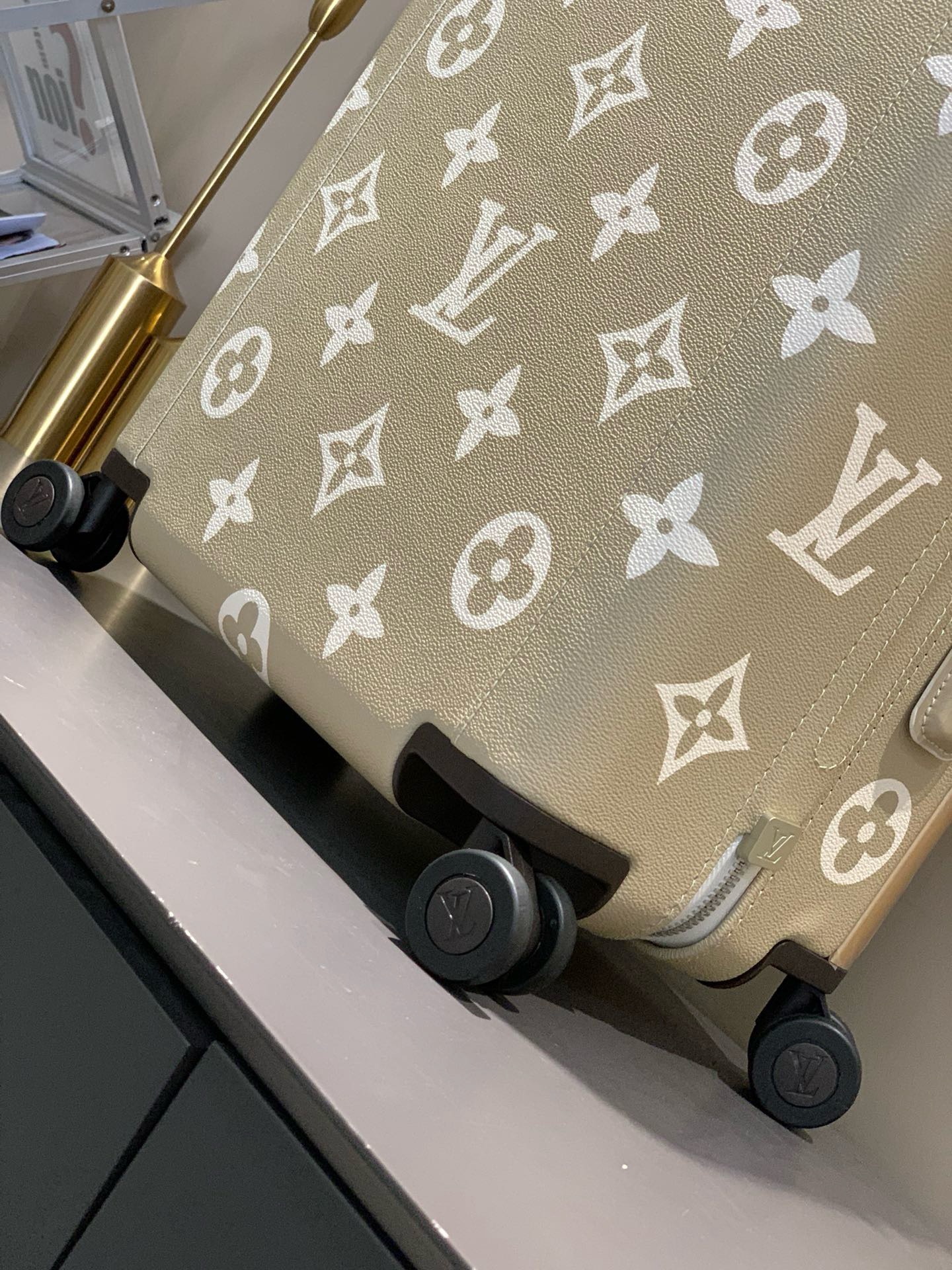 L*ouis V*uitton Luggage