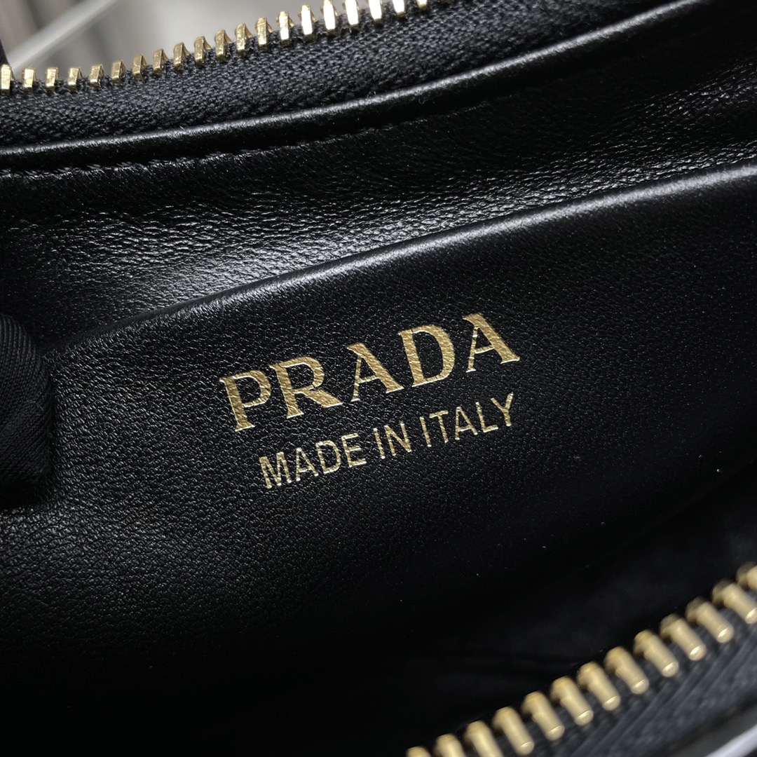 P*rada Bag Top Quality