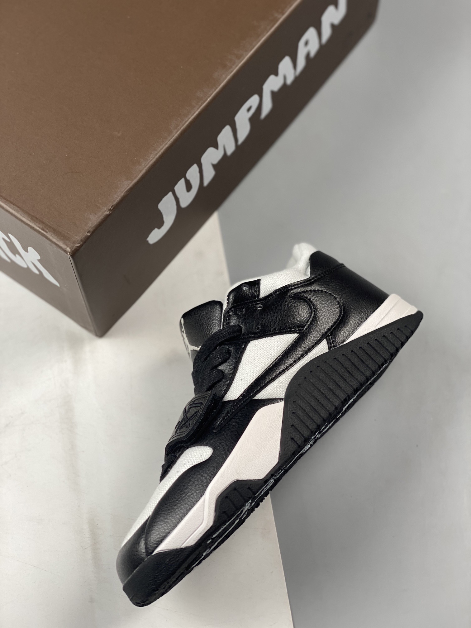 Nike Air Jordan cut the check aj