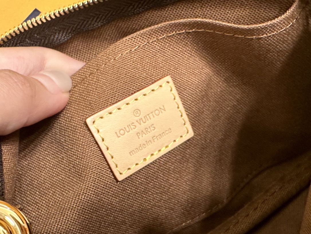 L*ouis V*uitton Top Bag