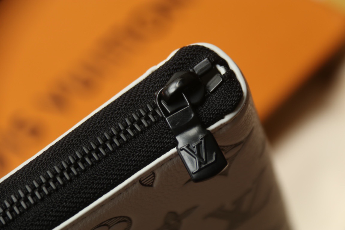 L*ouis V*uitton Top Bag