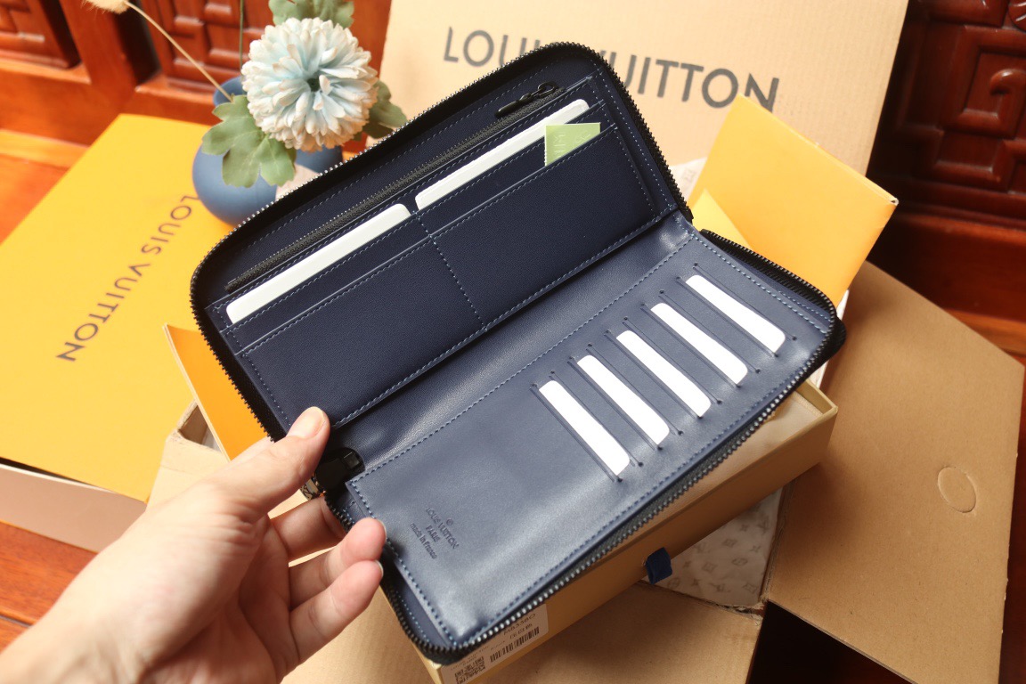 L*ouis V*uitton Top Bag