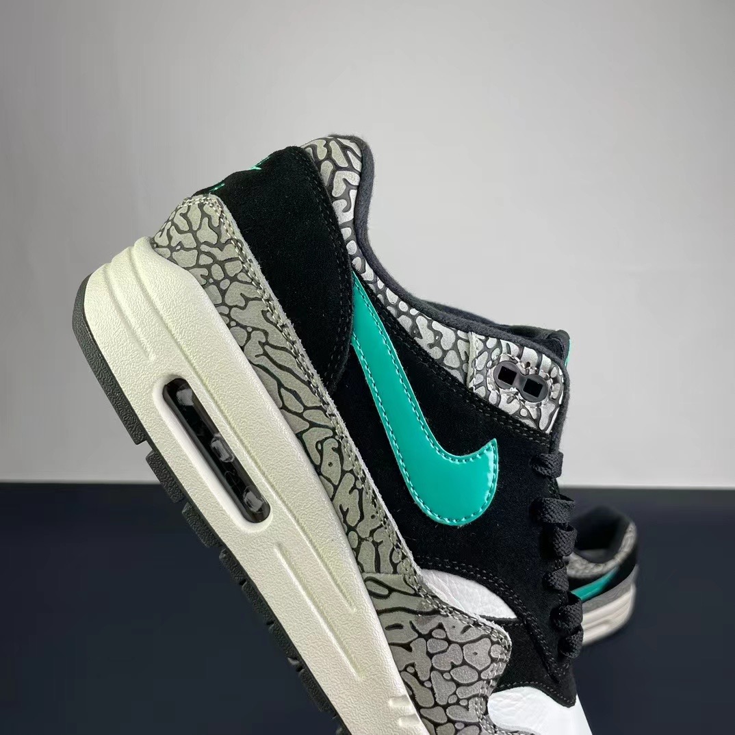 Nike Air Max+O WF ）