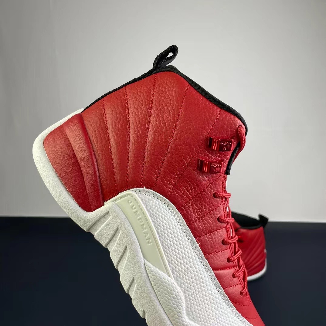Air Jordan 12