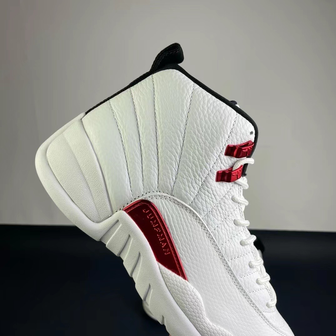 Air Jordan 12