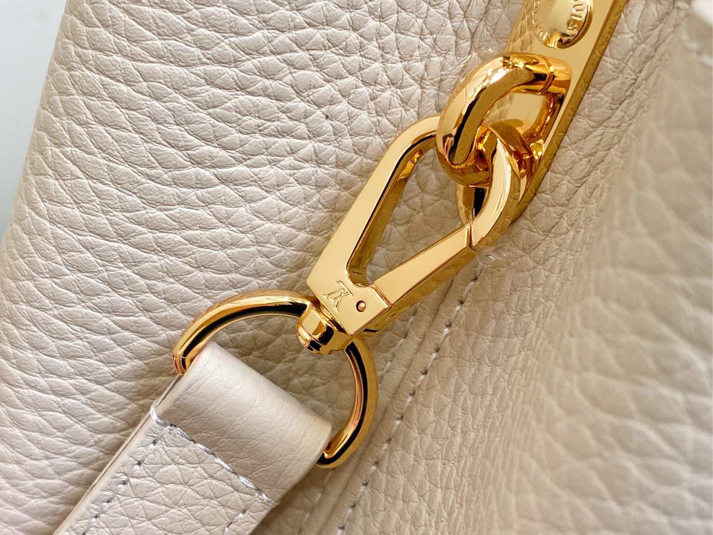 L*ouis V*uitton Top Bag