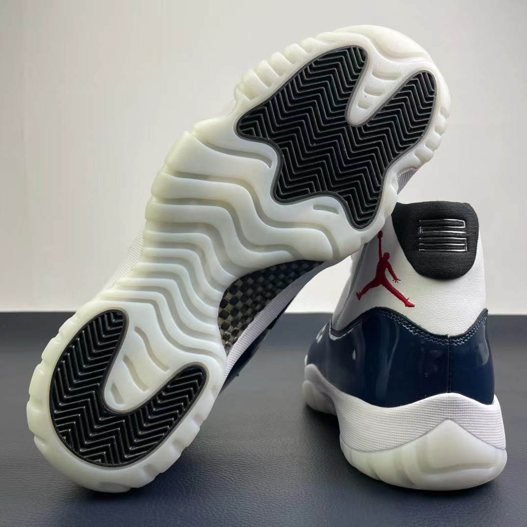 NIKE Air Jordan 11（）