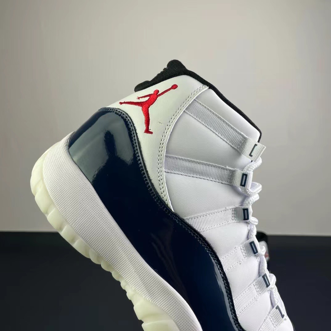 NIKE Air Jordan 11（）