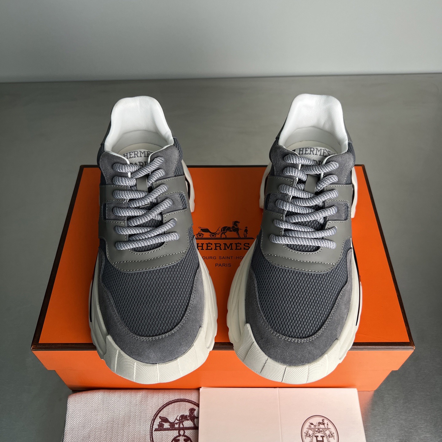 Men H*ermes Top Sneaker