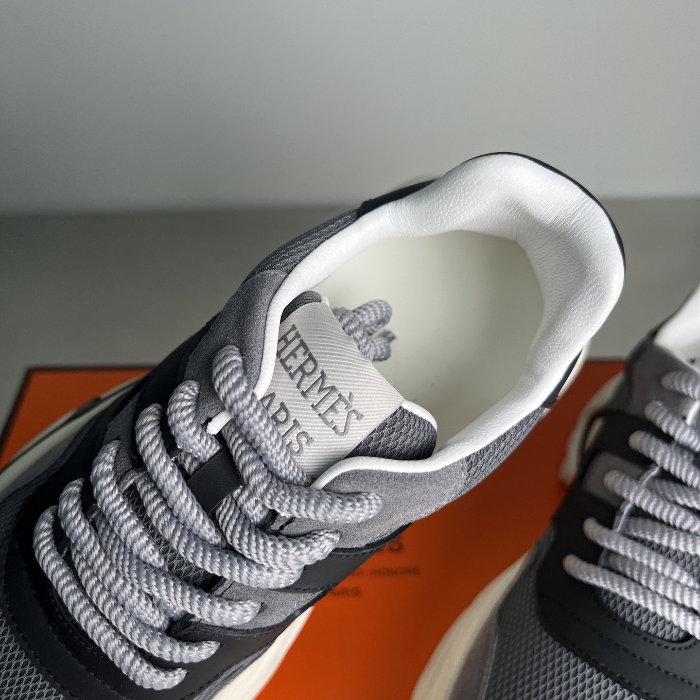 Men H*ermes Top Sneaker