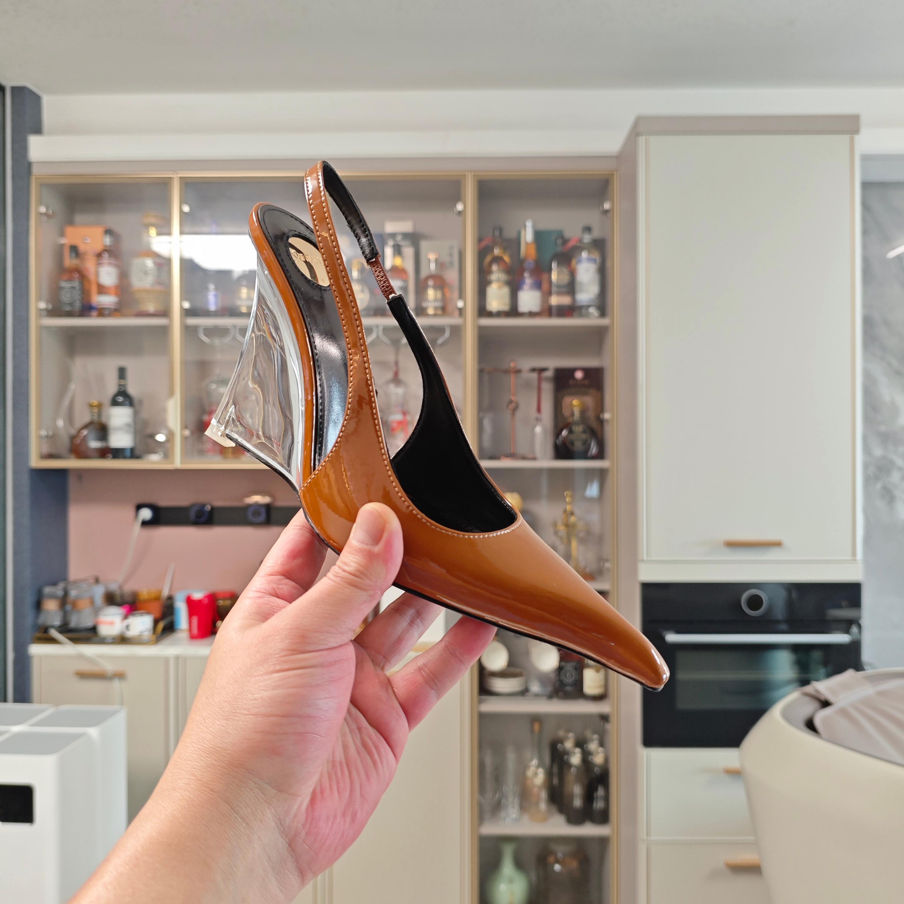 Women Y*SL Top Pumps