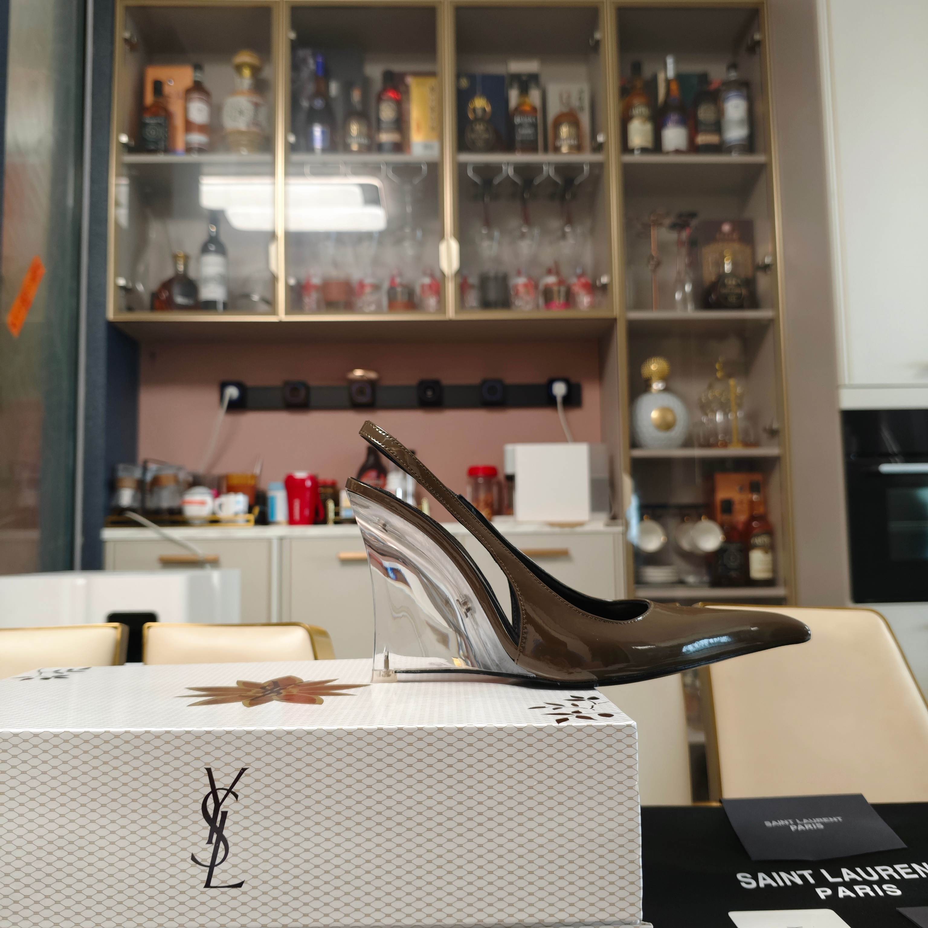 Women Y*SL Top Pumps