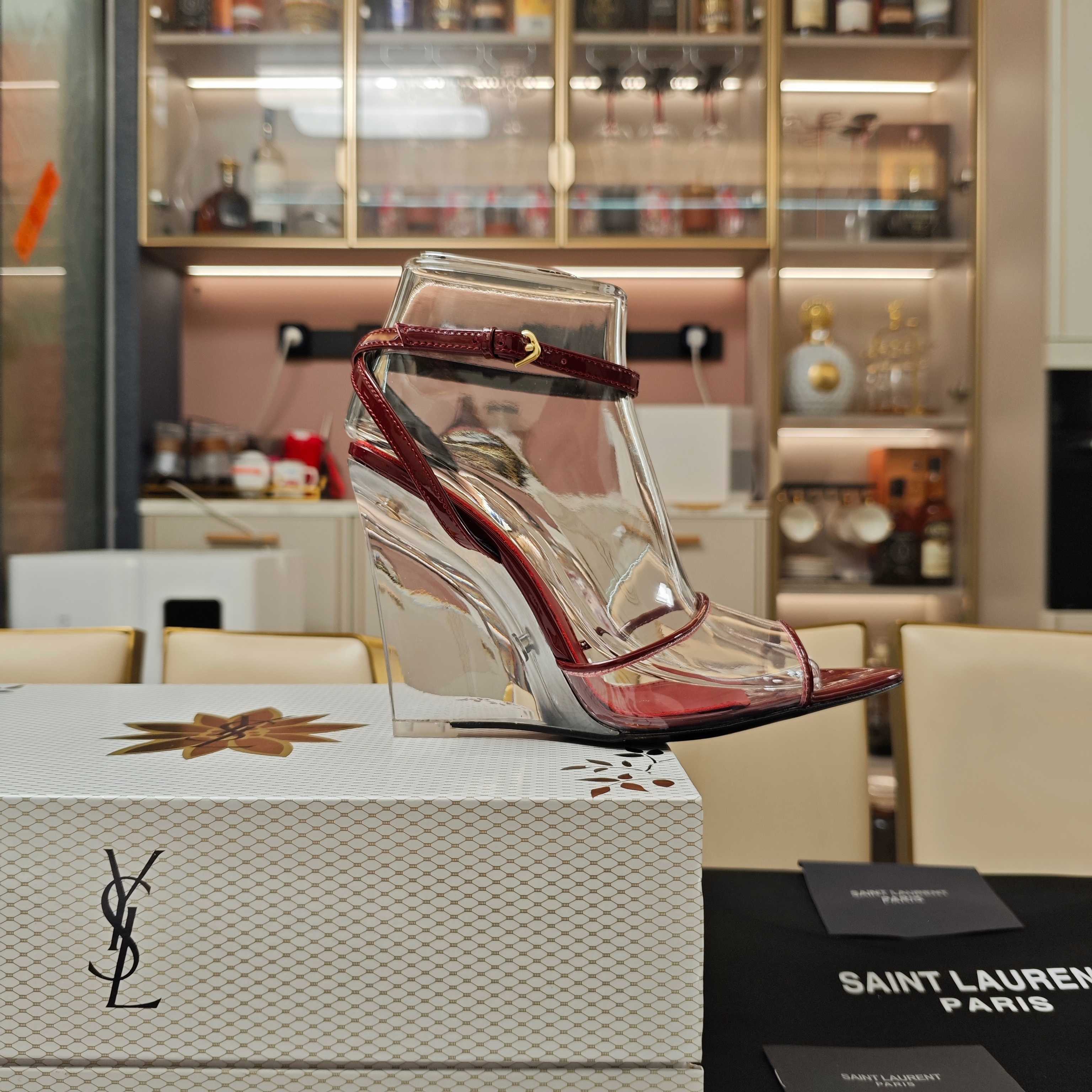 Women Y*SL Top Pumps