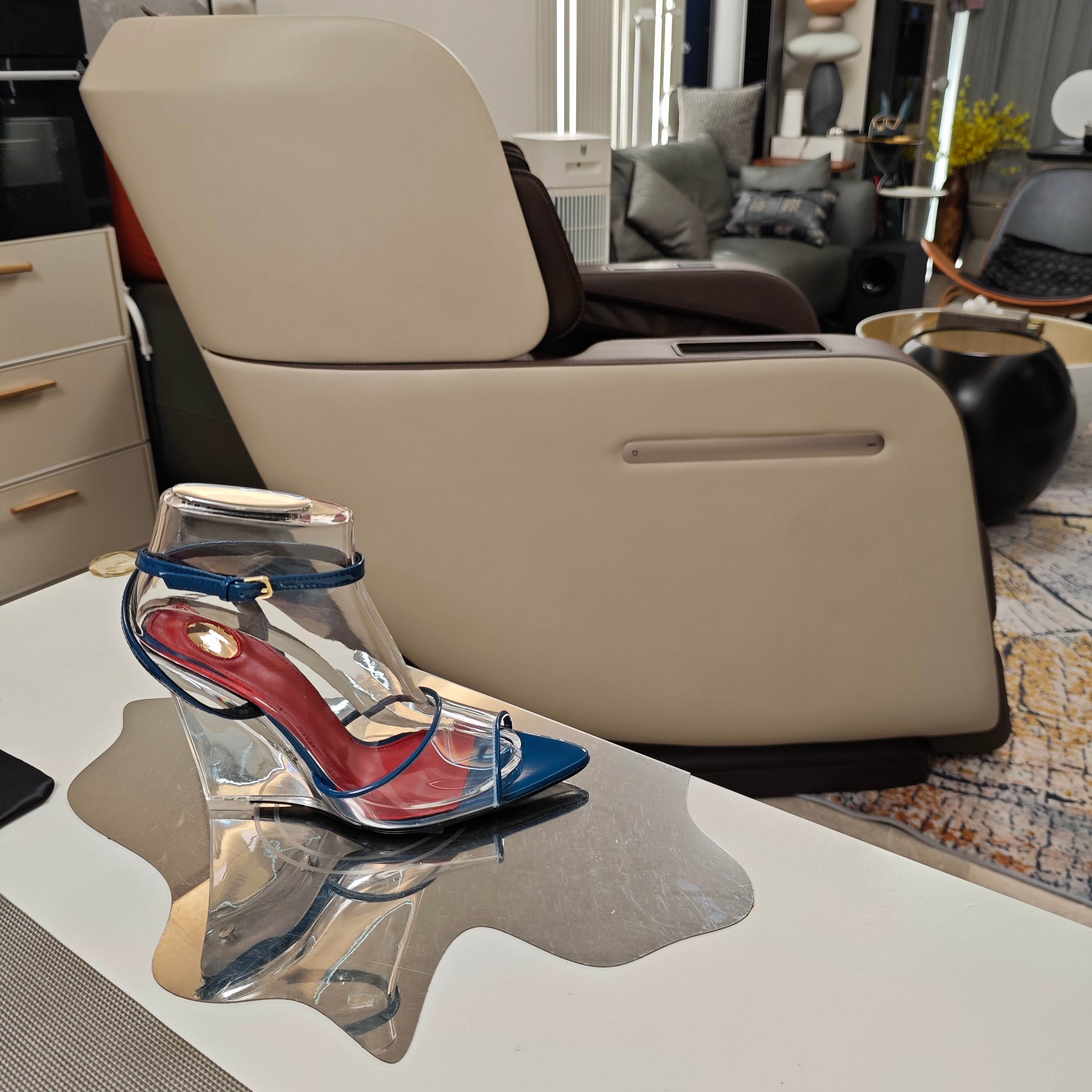 Women Y*SL Top Pumps