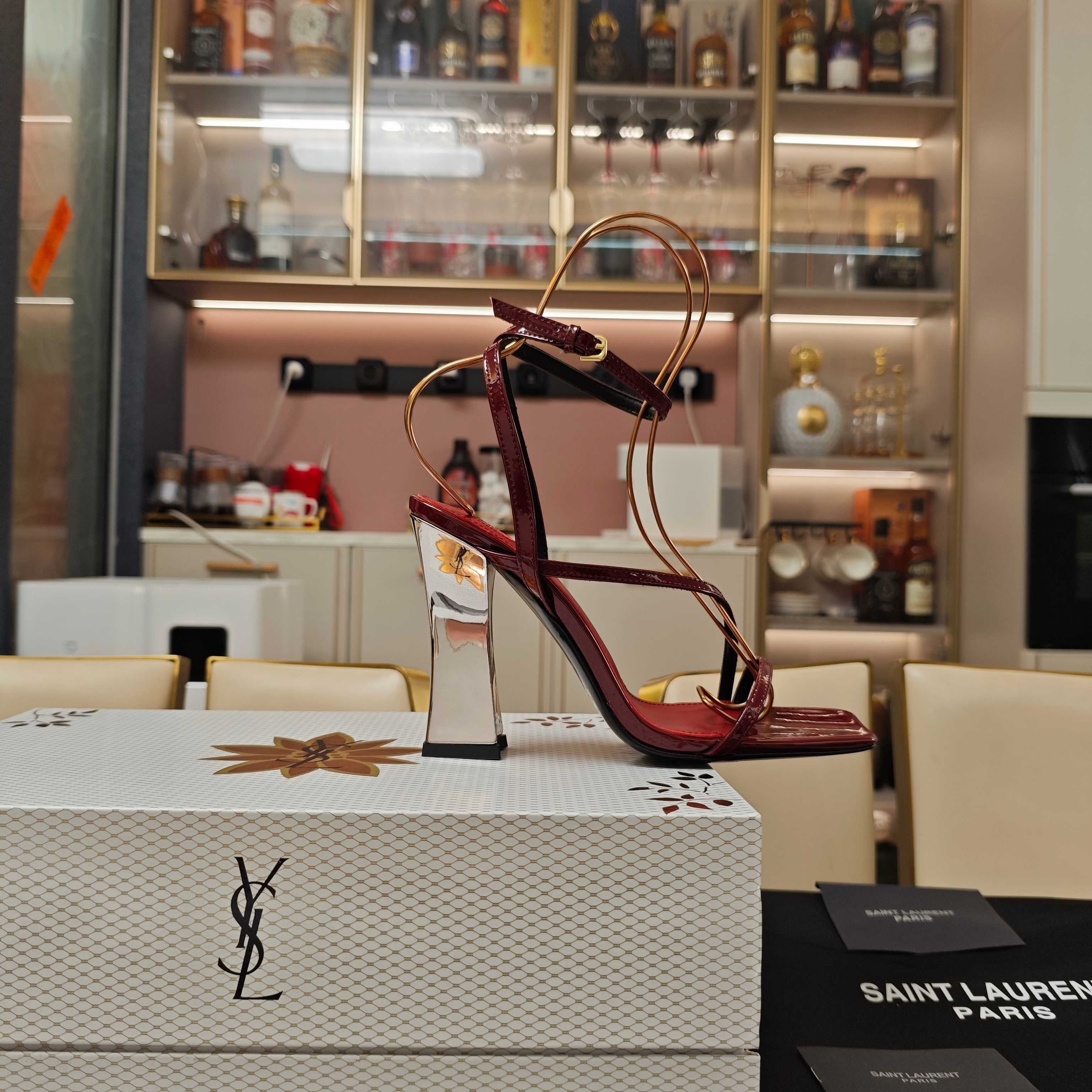 Women Y*SL Top Pumps