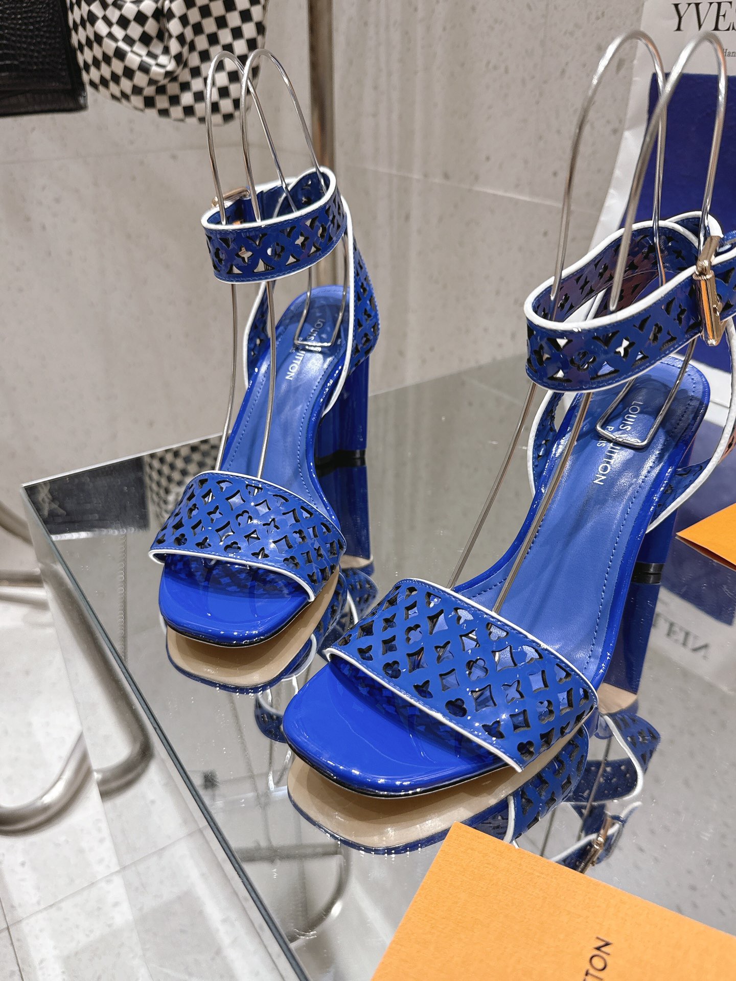 Women L*ouis V*uitton Top Sandals