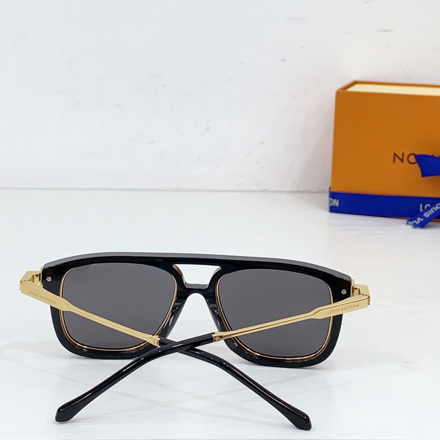 L*ouis V*uitton Glasses