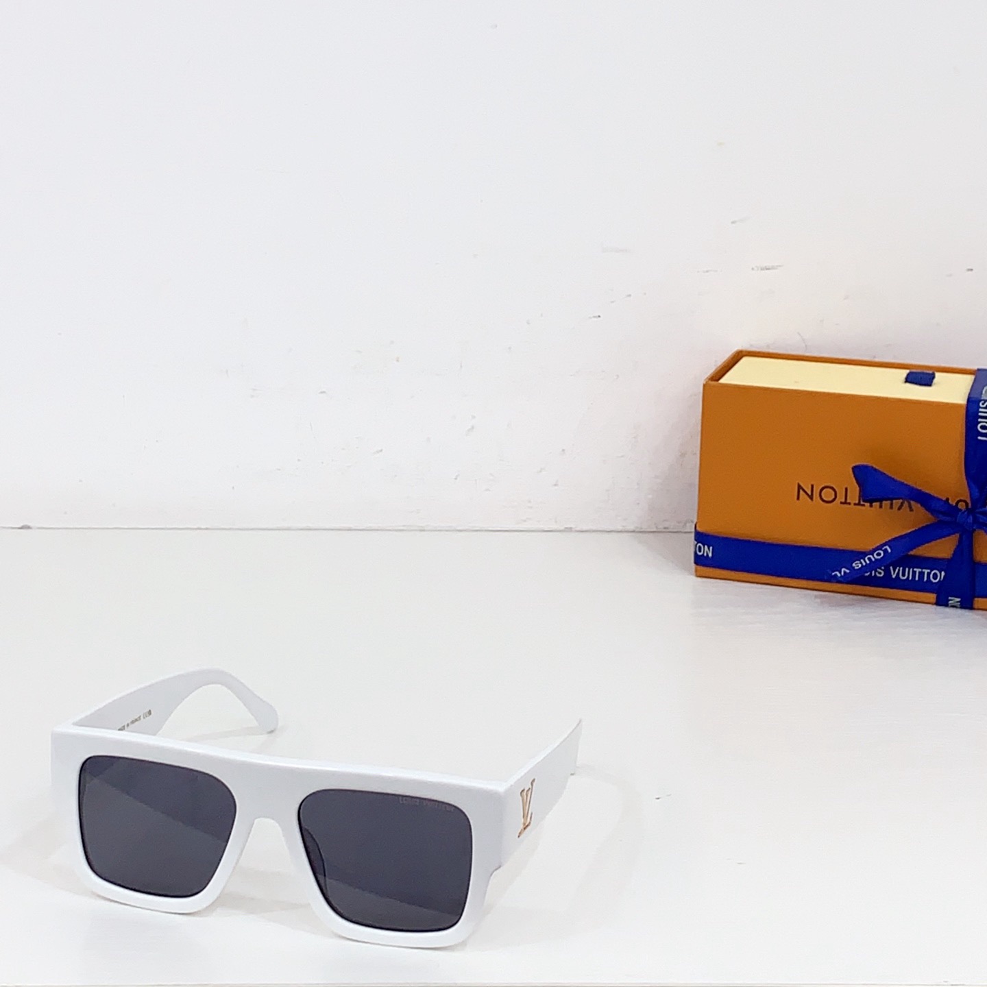 L*ouis V*uitton Glasses