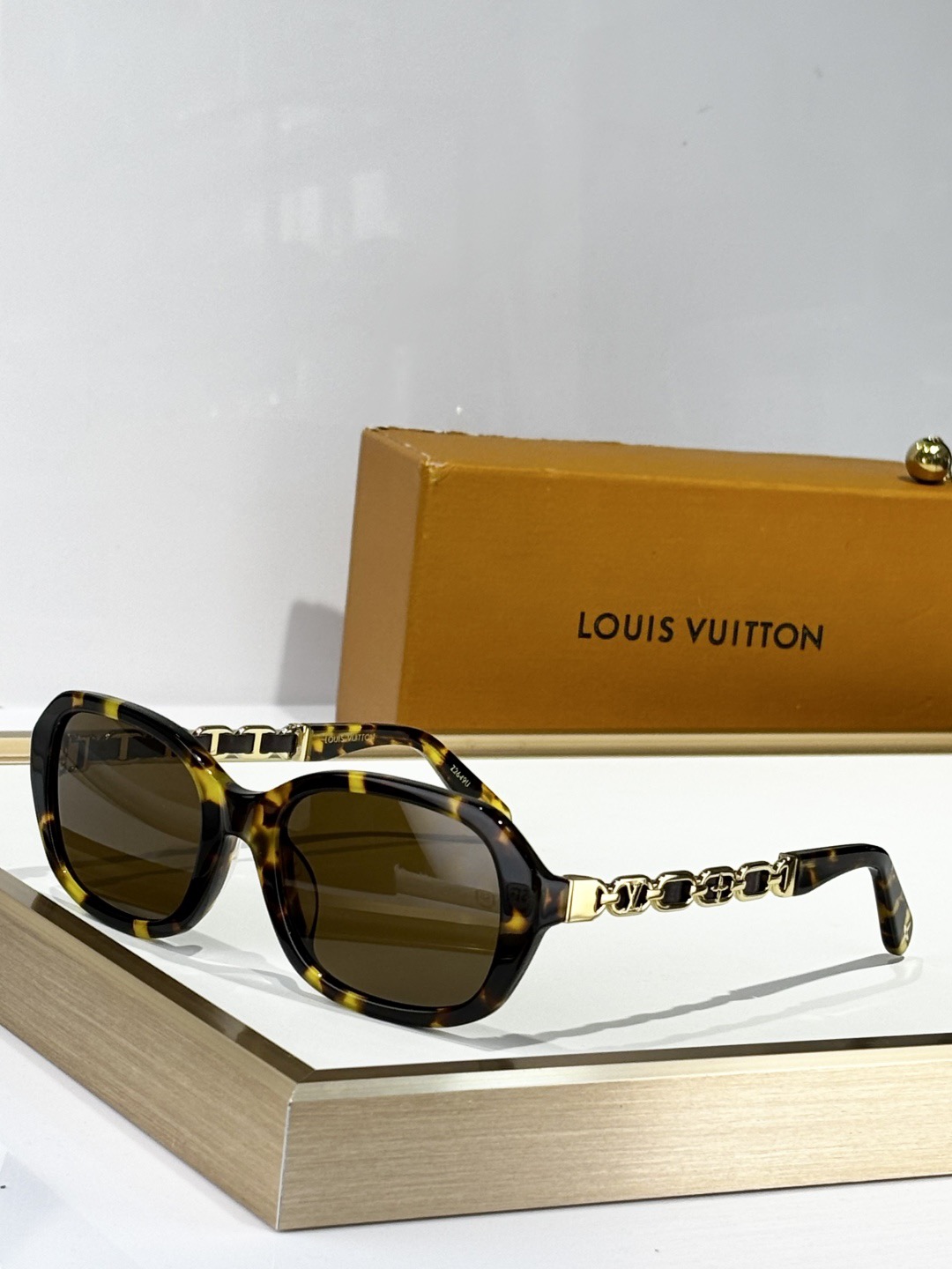 L*ouis V*uitton Glasses