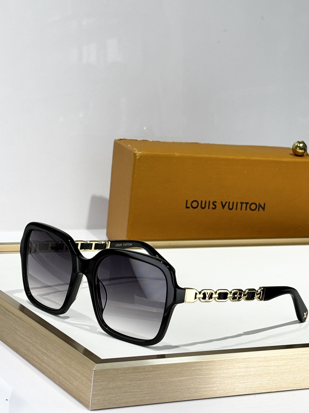 L*ouis V*uitton Glasses
