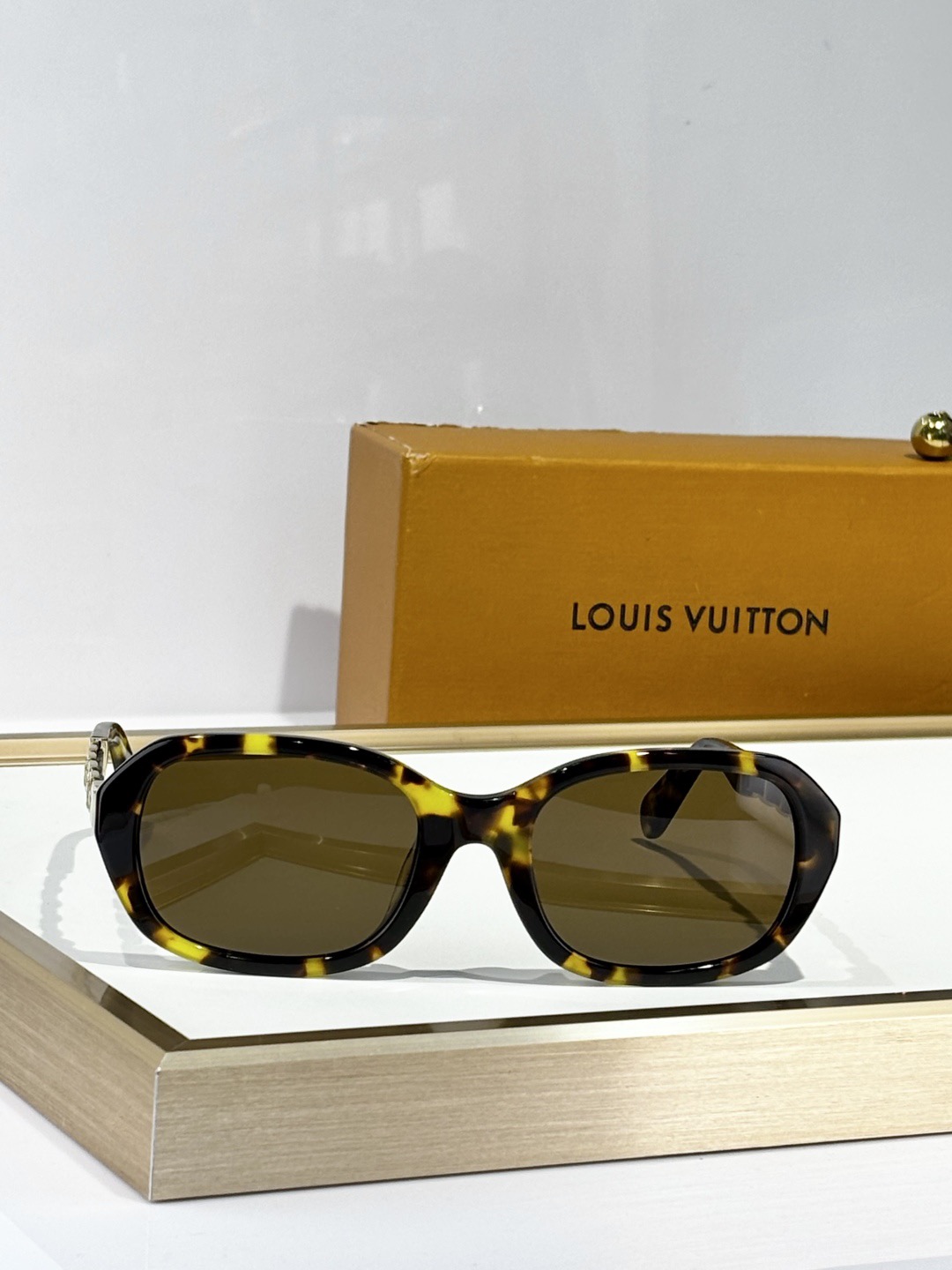 L*ouis V*uitton Glasses