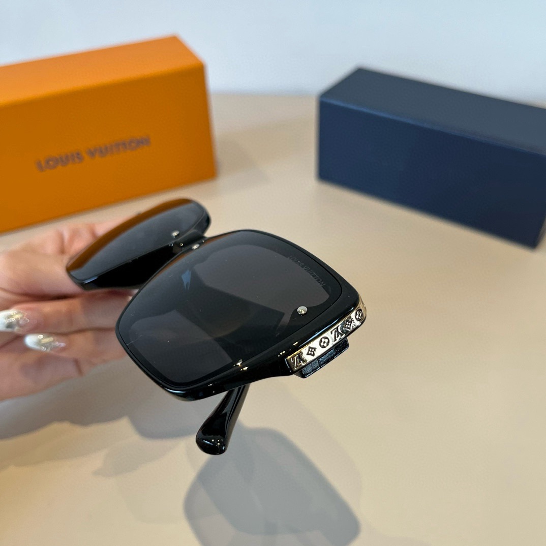 L*ouis V*uitton Glasses