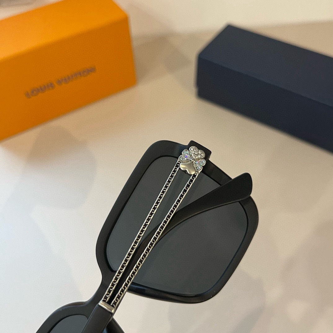 L*ouis V*uitton Glasses