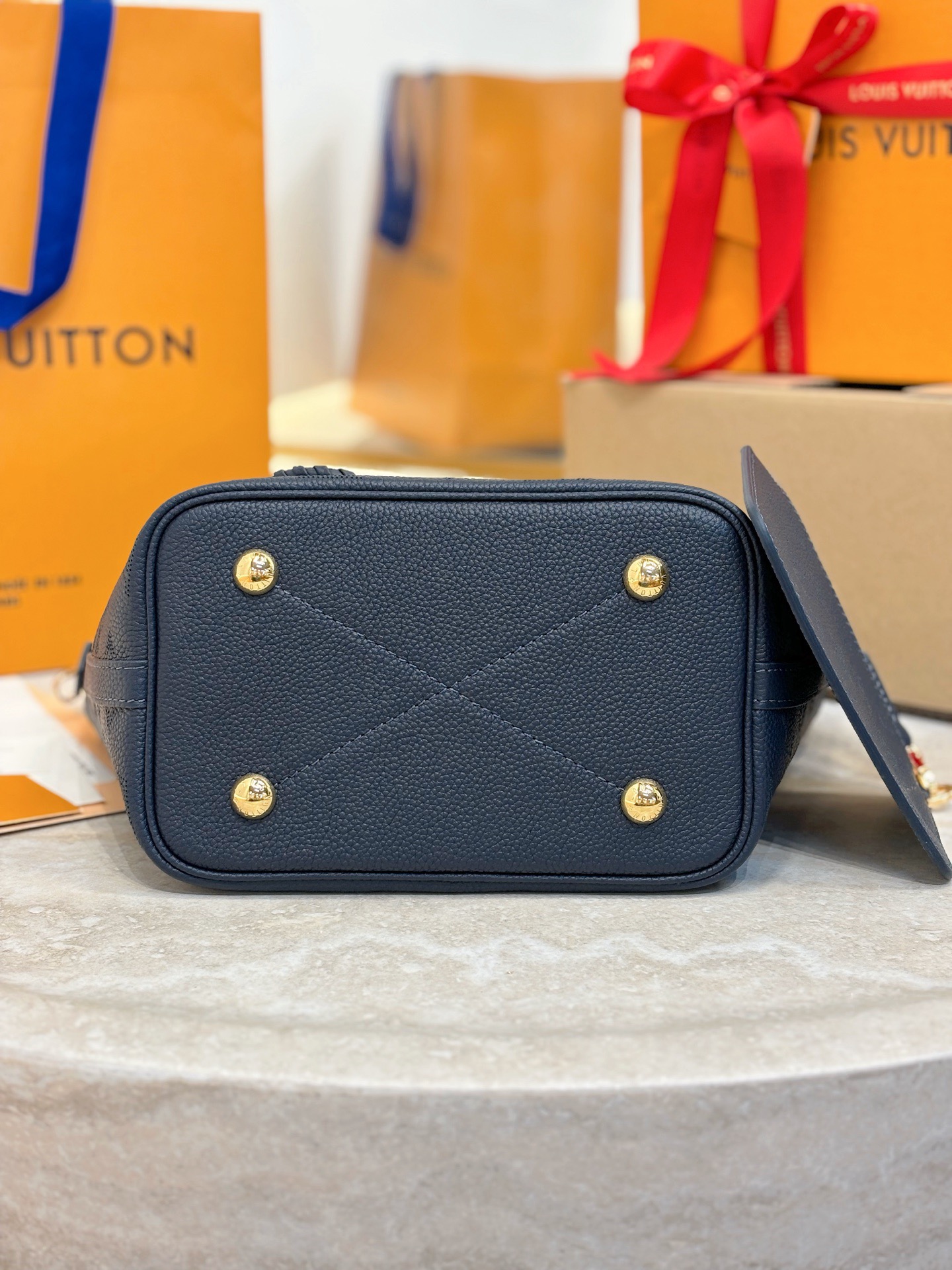 L*ouis V*uitton Top Bag