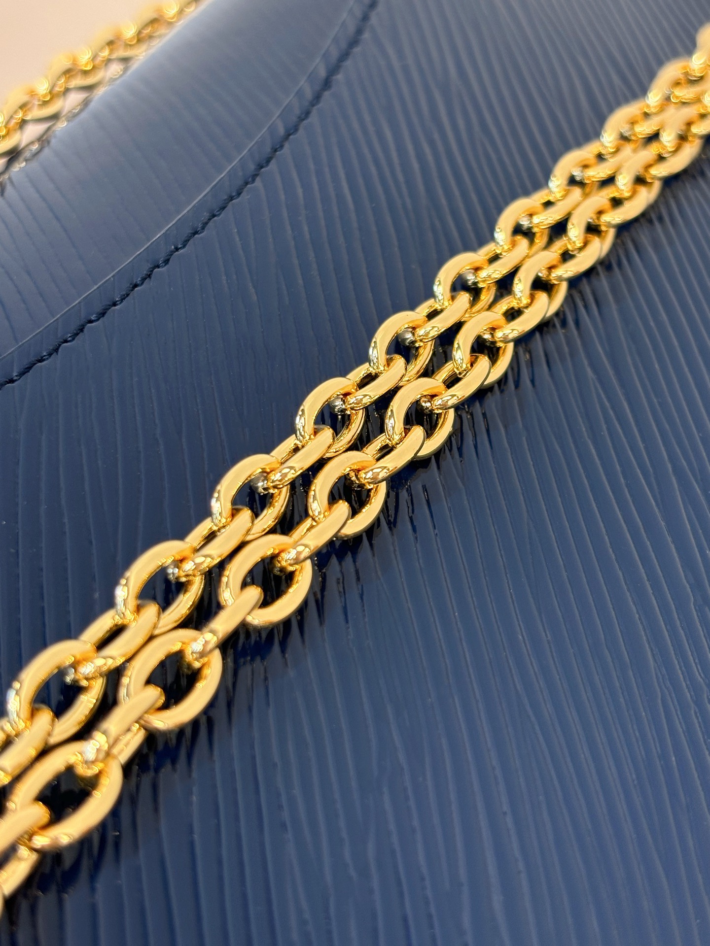 L*ouis V*uitton Top Bag